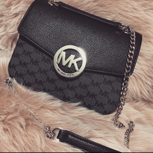 Brand New Michael Kors Crossbody - Picture 1 of 5